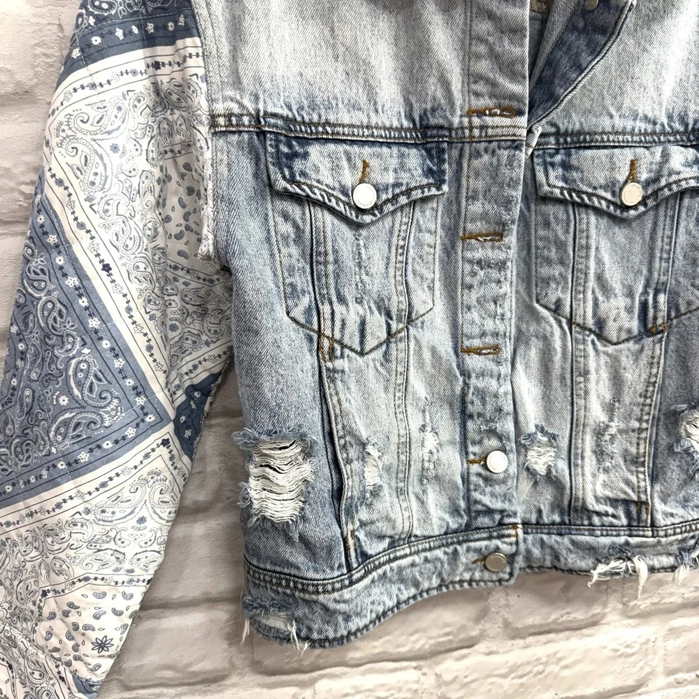 BlankNYC Anthropology Ladies Distressed Denim Blue Jean Jacket Size XS Patchwork